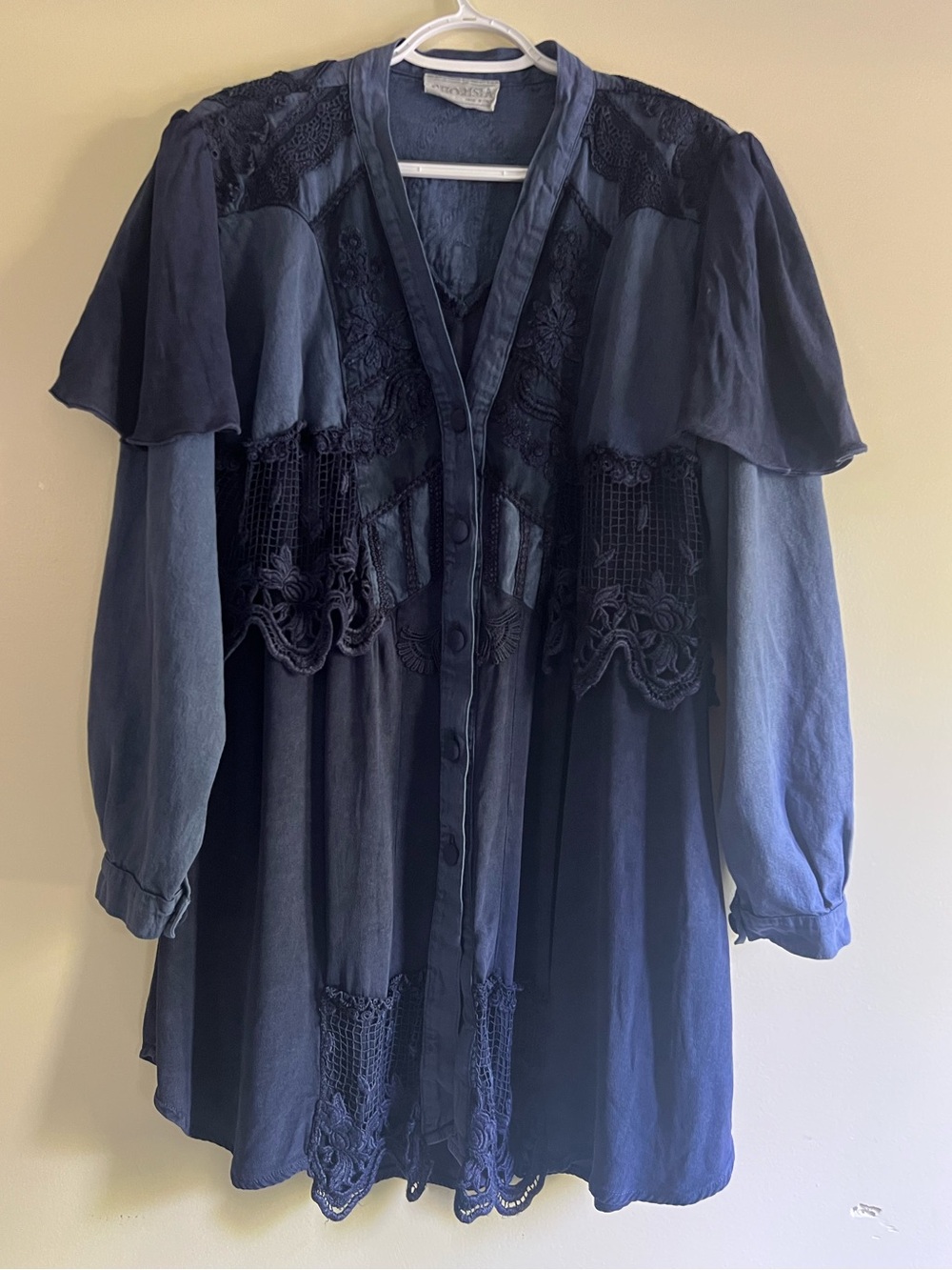 VINTAGE VICTORIAN BLOUSE BY CHORISIA L